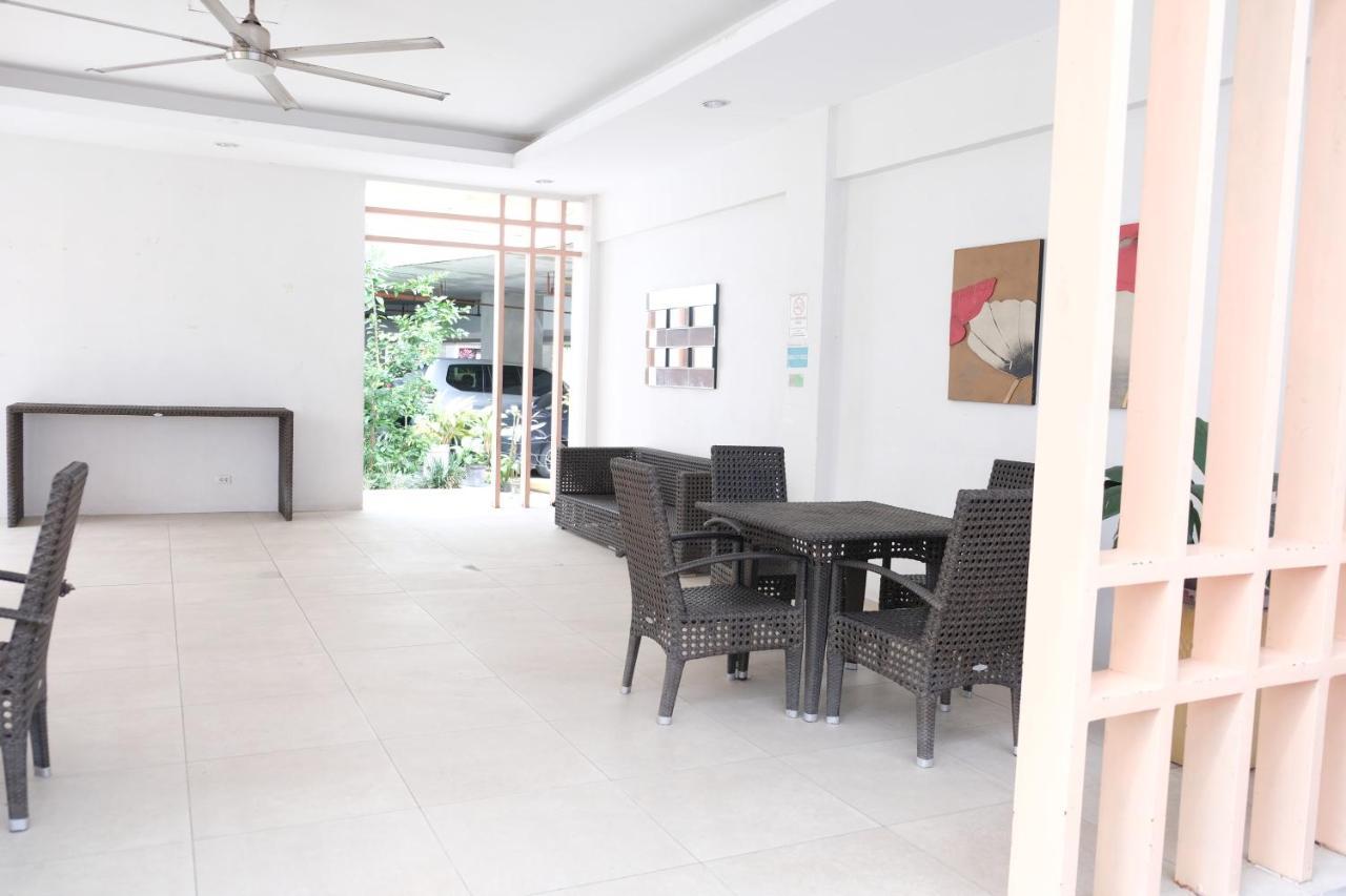 2-Bedroom Boutique City Condo - Newly Renovated! Cebu Екстер'єр фото
