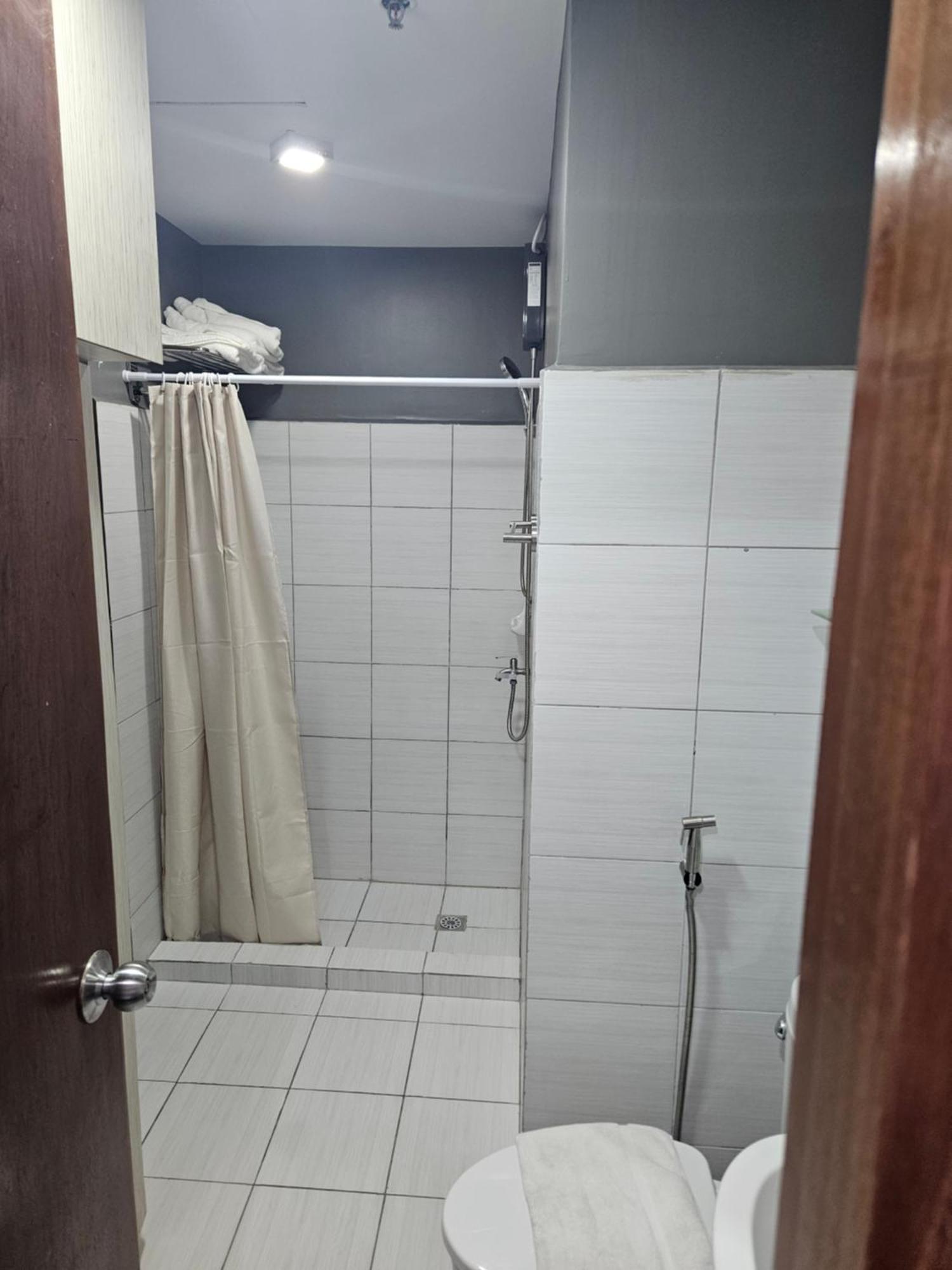 2-Bedroom Boutique City Condo - Newly Renovated! Cebu Екстер'єр фото